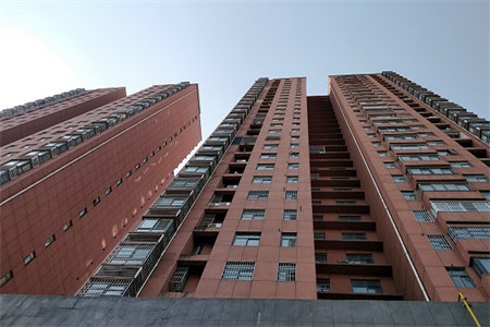 泰安市泰山区上高街道利民社区2室2厅1卫63万81m2出售